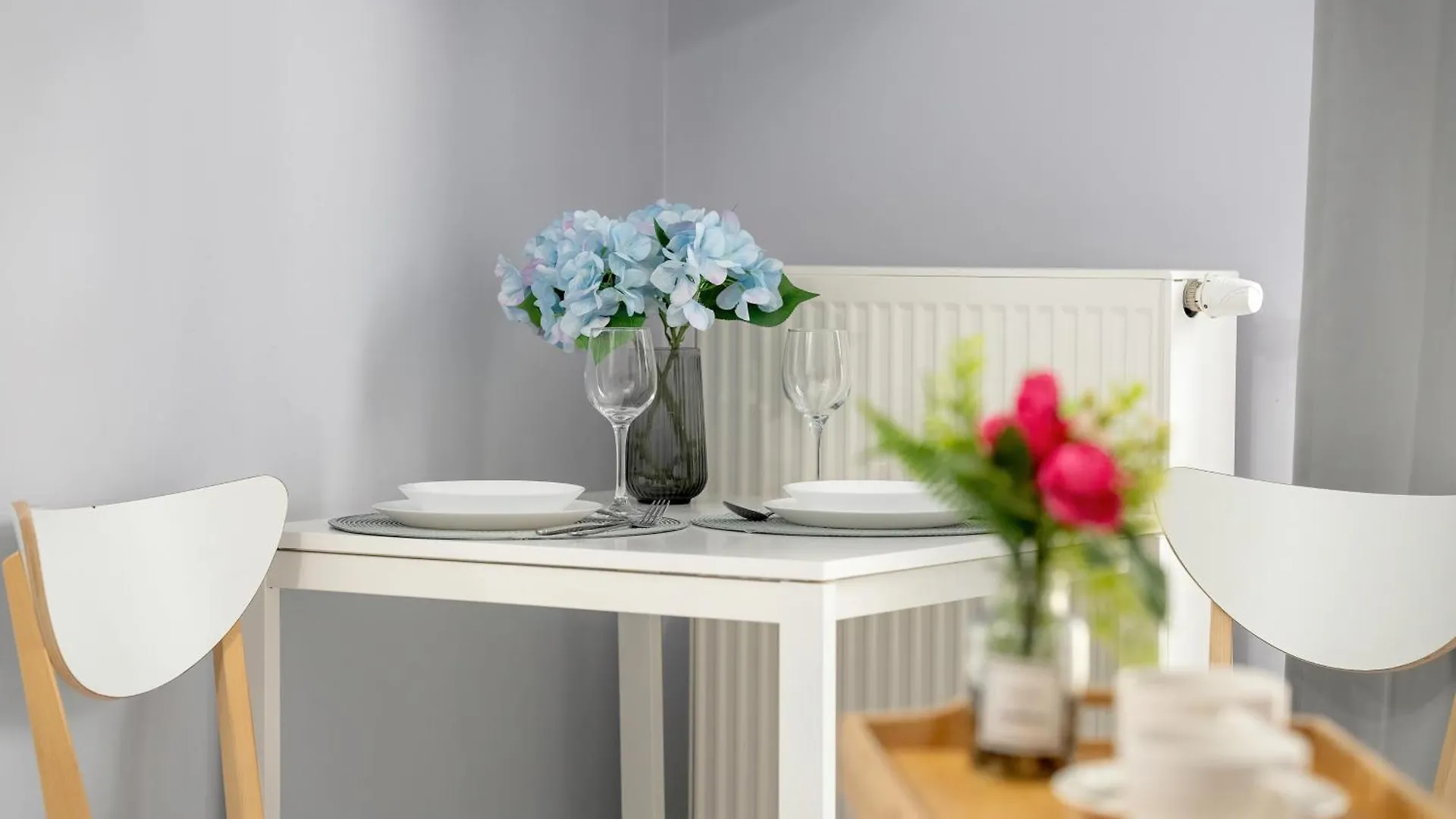 Stylowe I Eleganckie Studia Very Berry W Poznaniu By Noclegi Renters Apartament Poznań