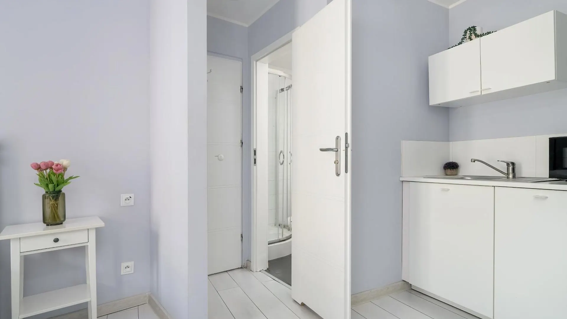 Stylowe I Eleganckie Studia Very Berry W Poznaniu By Noclegi Renters 0*, Poznań Polska