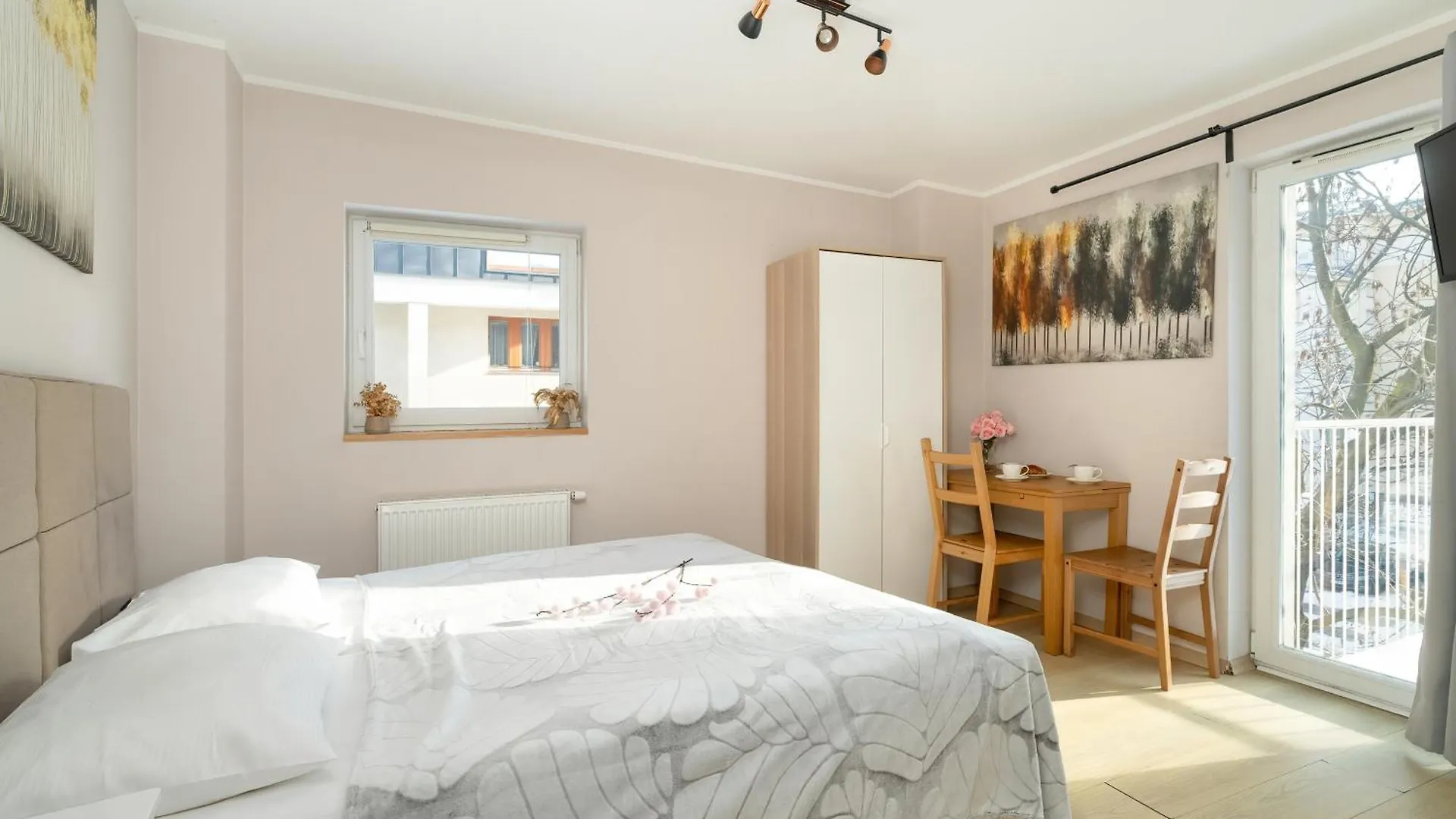 Stylowe I Eleganckie Studia Very Berry W Poznaniu By Noclegi Renters Apartament Poznań