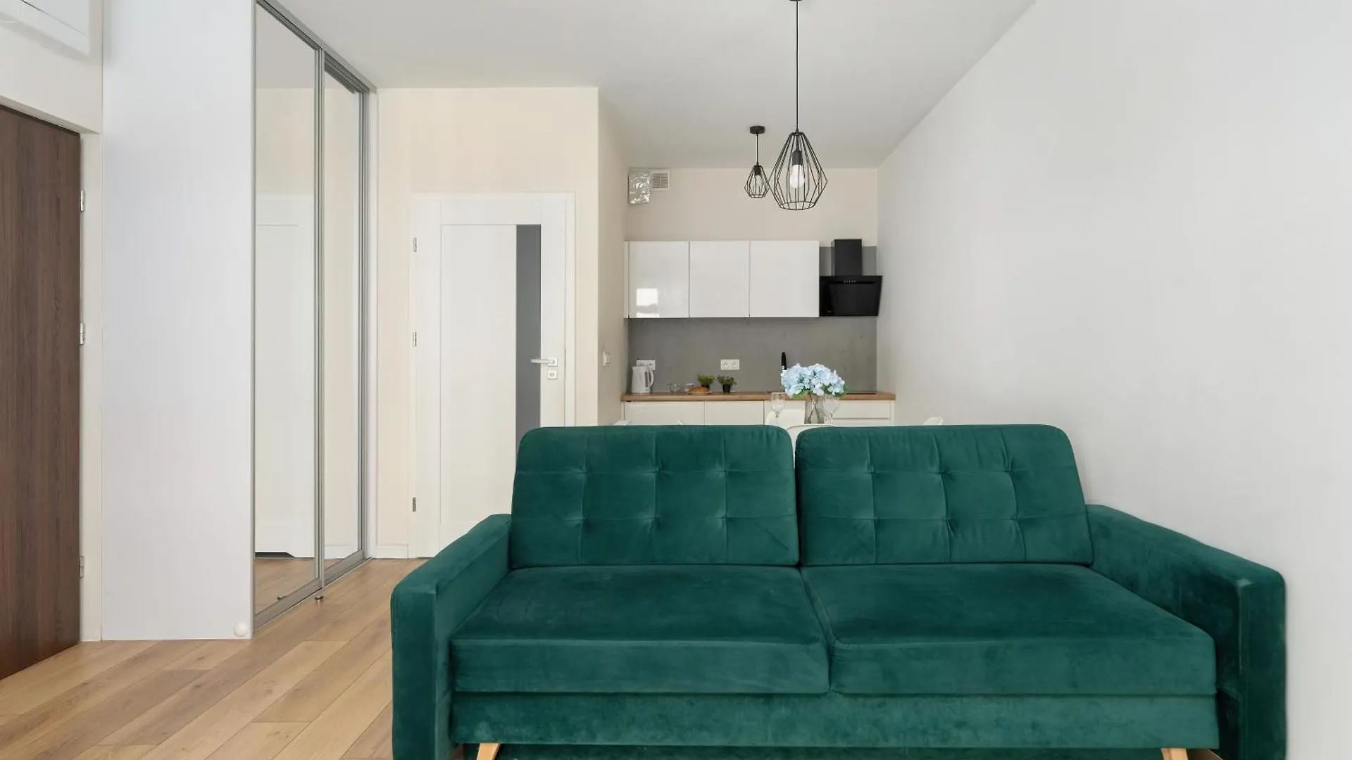 Stylowe I Eleganckie Studia Very Berry W Poznaniu By Noclegi Renters Apartament